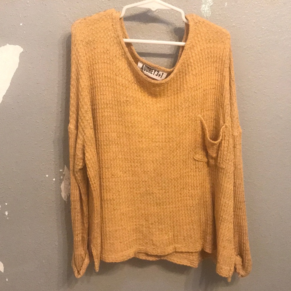 yellow, waffle-knife 3/4 sleeve shirt
